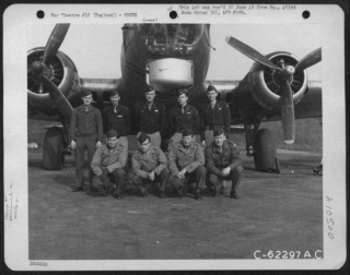 Lt RW Parker And Crew 7-3-45.jpg